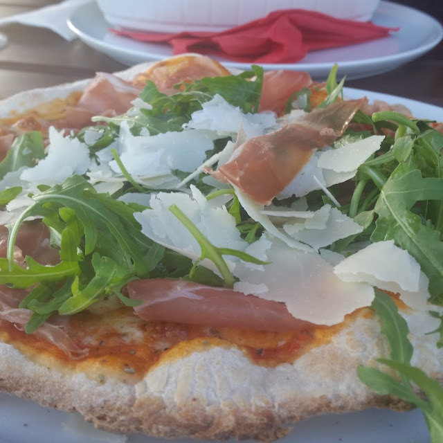 Super Leckere Pizza
