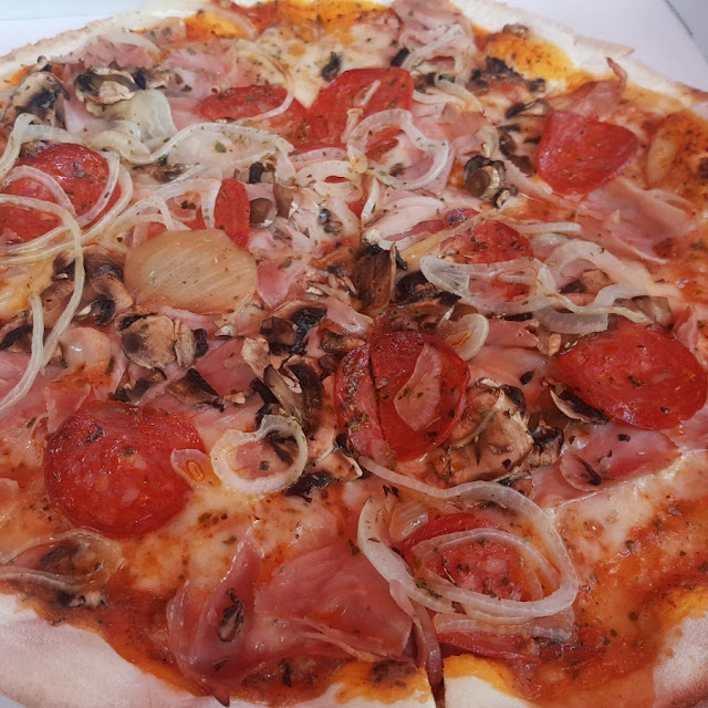Salami Schinken Champignon Zwiebeln