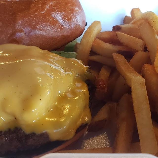 Green Chile Cheeseburger