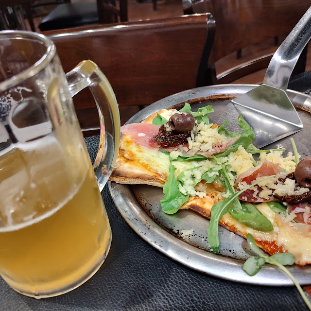 Pizza de Rúcula Y Jamón Crudo
