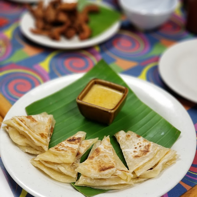 Roti with Curry Sauce