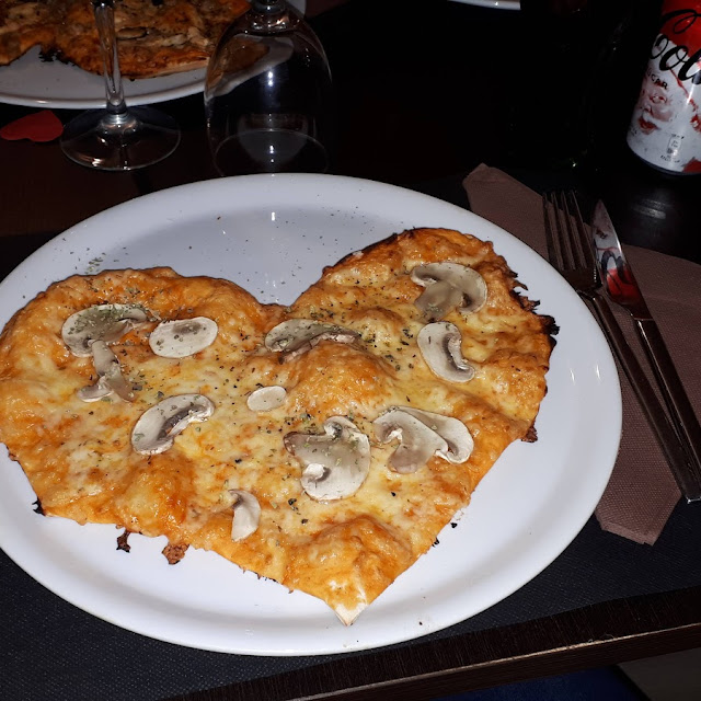 Pizza Margarita Con Champiñones