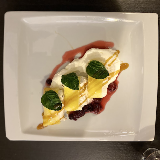 Queso de Cabra Con Mermelada de Fresa
