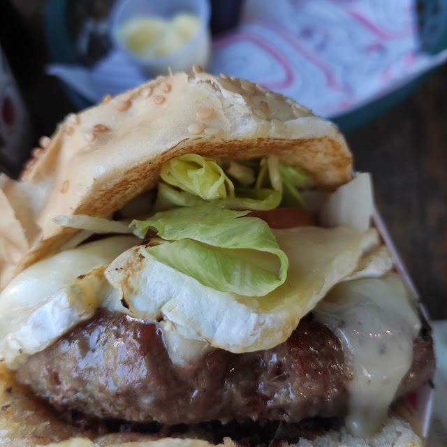Stunt Burger