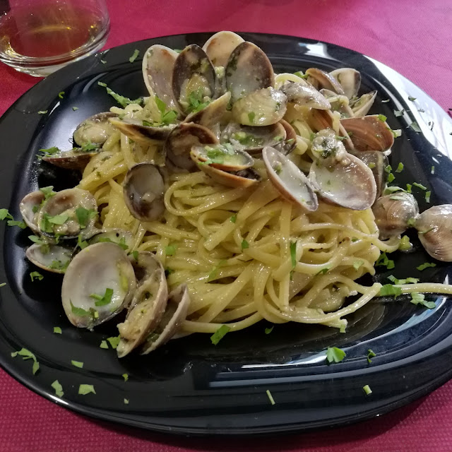 Linguine Alle Vongole Con Crema Di Pistacchio