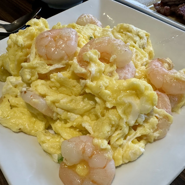 Rice Noodles with Shrimp and Egg Sauce