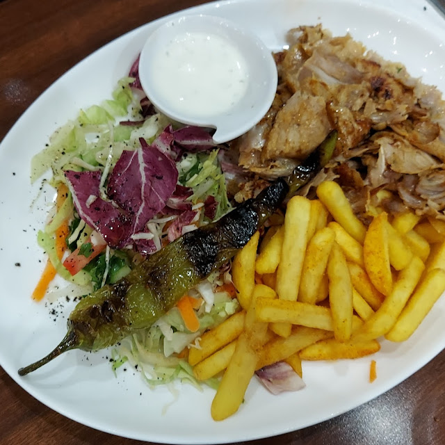 Sultan Dönerteller Pommes