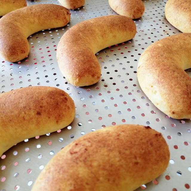 Pan de Yuca Con Agua Panela Y Queso