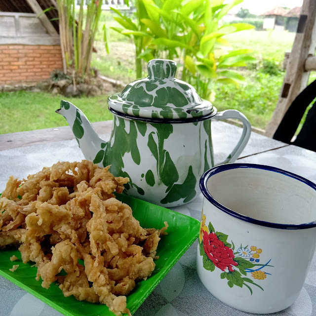 Jamur Crispy Dan Teh Poci