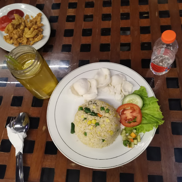 Nasi Goreng & Ayam Saos Barbeque
