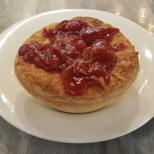 Steak Tomato Bacon Cheese Pie