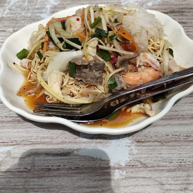 Kerabu Maggi