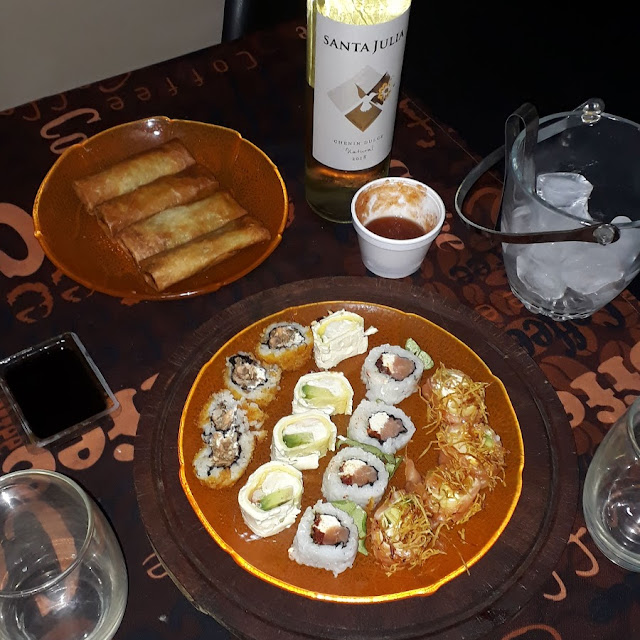 Sushi Salmón Y Aguacate Rollitos Piezas