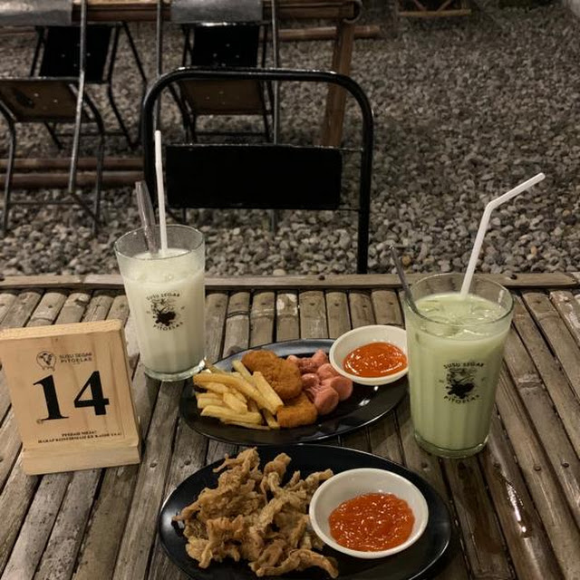 Mix Plater Jamur Krispy Es Susu Green Tea Es Susu Murni