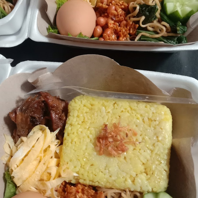 Nasi Kuning Komplit