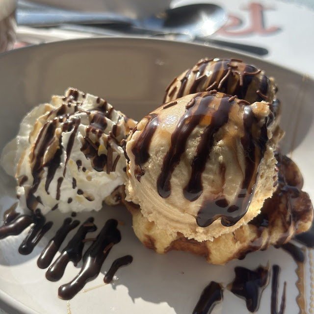 Classic Sundaes