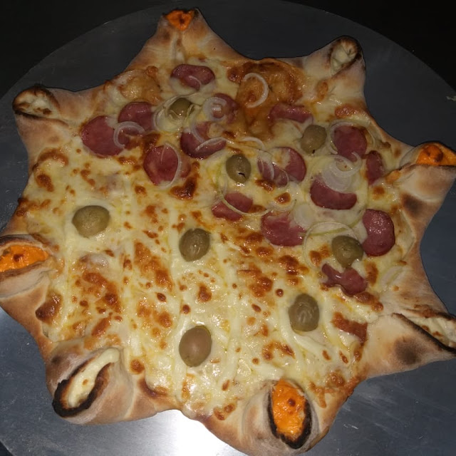 Calabresa E Mussarela Com Borda Vulcão
