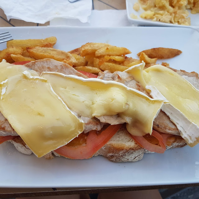 Tosta de Lomo Con Brie