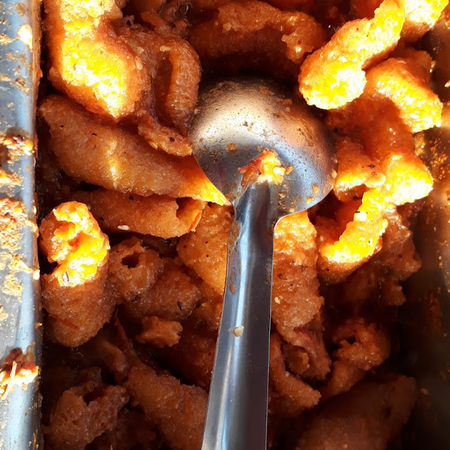 Chicharrón En Salsa Roja