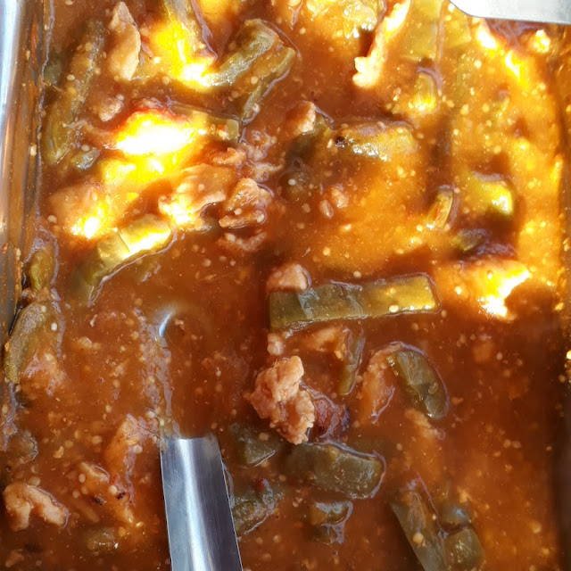 Bistec Con Nopales En Salsa de Morita