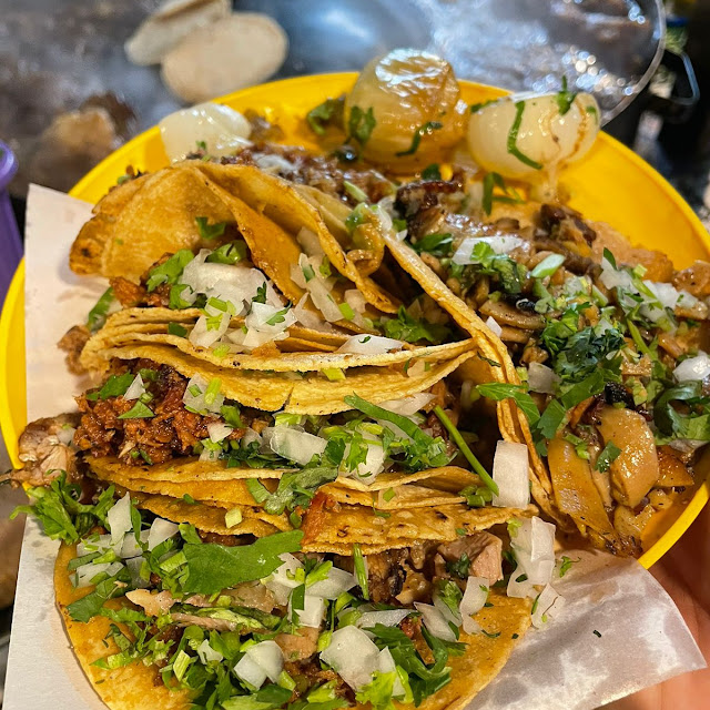 Tacos de Suadero En Trozo 2 de Tripa Y 1 de Cabeza