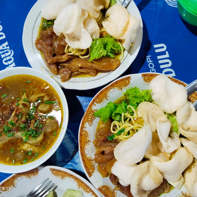 Tahu Campur Sop Kikil