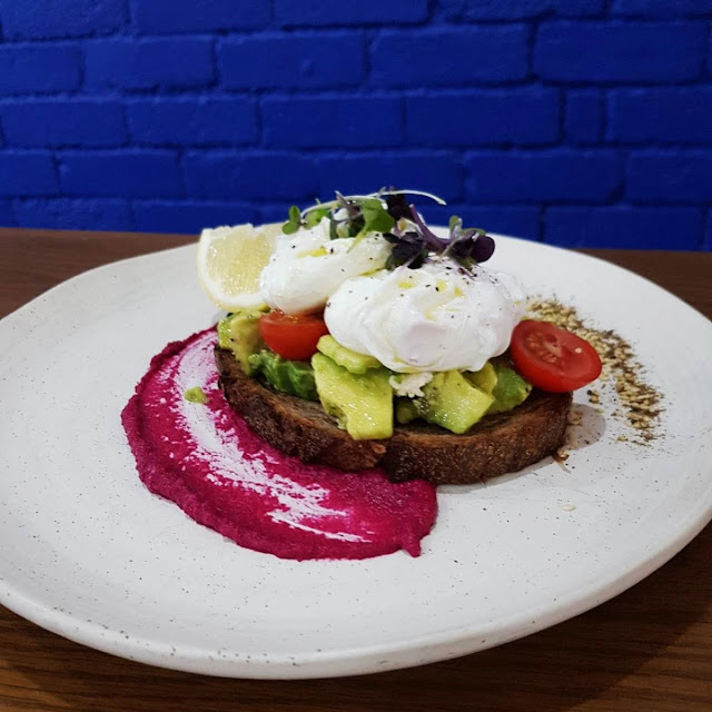 Smashed Avo and Beet