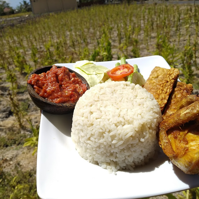 Lalapan Ayam