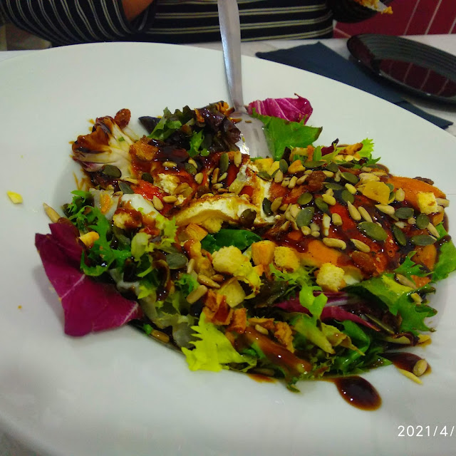 Ensalada de Queso de Cabra Buenisima