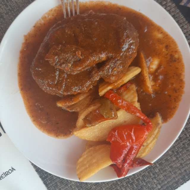 Codillo En Salsa