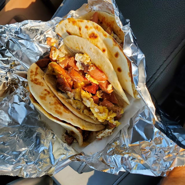 Salchicha Con Huevo Tacos