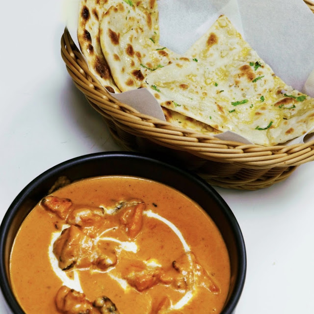 Butter Chicken with Garlic Naan