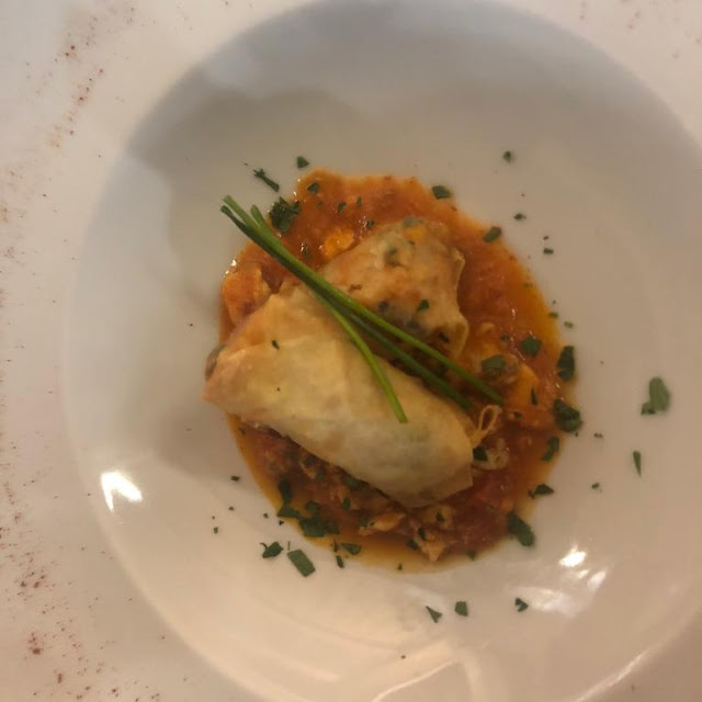Involtini Fritti Ripieni Con Scorfano Al Sugo Ed Erba Cipollina