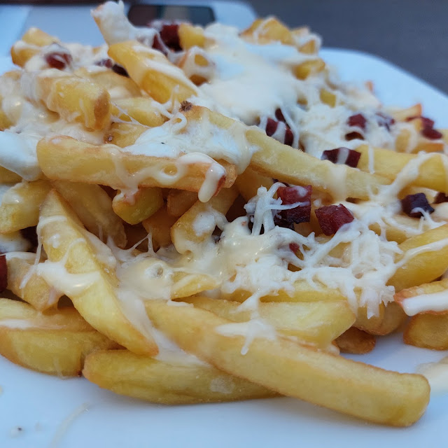 Patatas A Los Tres Quesos