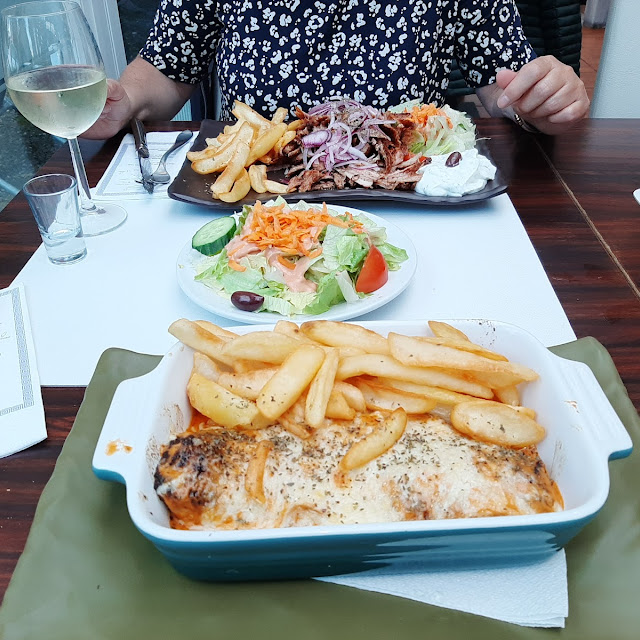Bifteki Mit Pommes
