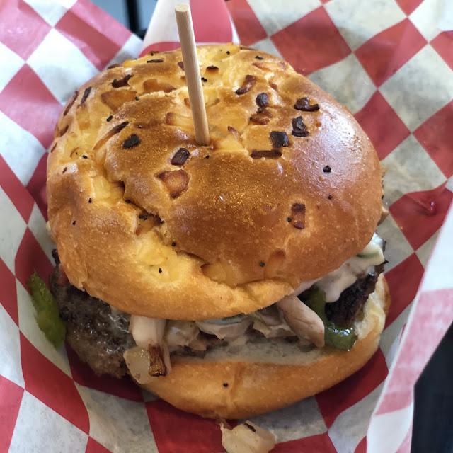 Ali's Notch-Yo-Burger