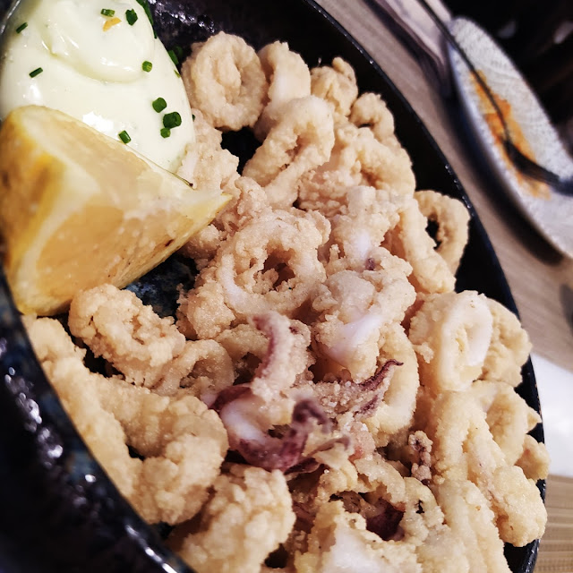 Calamares Fritos Con Alioli Cítrico