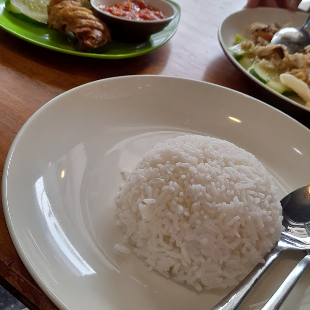 Nasi Ayam Goreng Sambal Matah