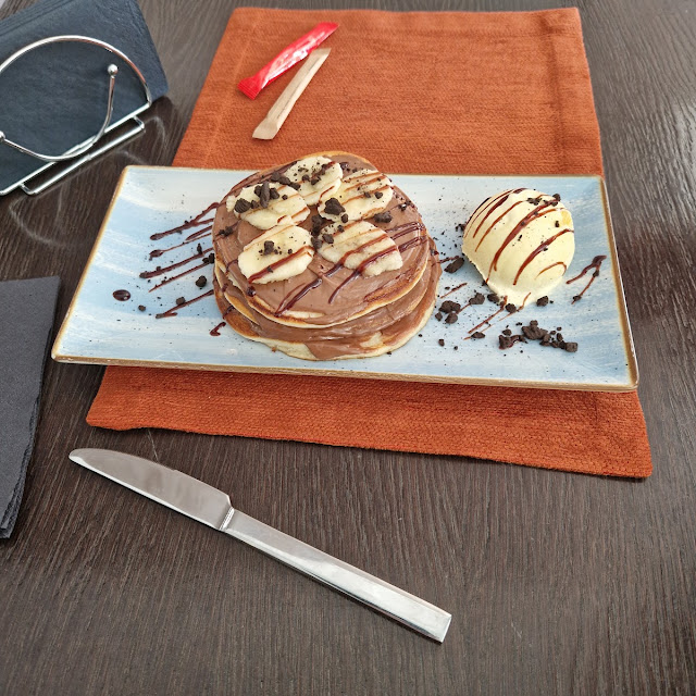 American Pancakes with Nutella and Banana