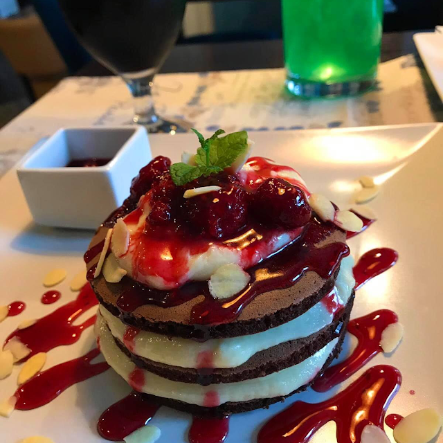 Black & White Pancakes