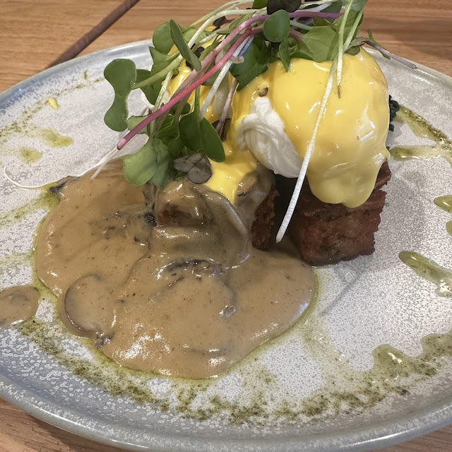 Eggs Benedict