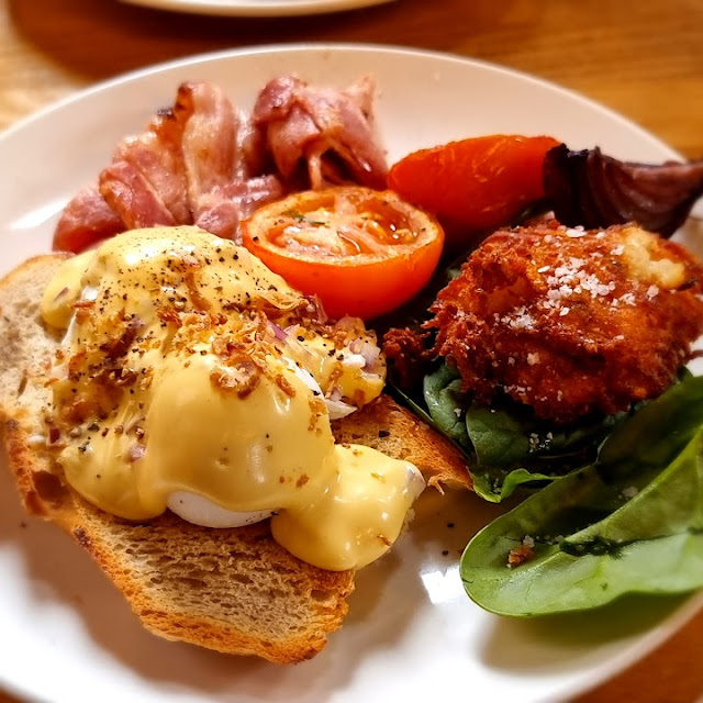 The Eggs Benny