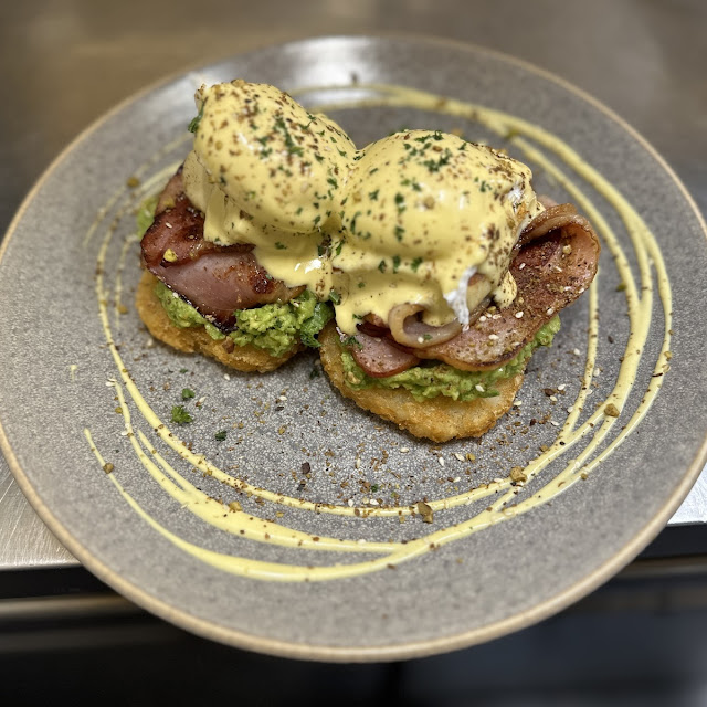 Royale Eggs Benedict
