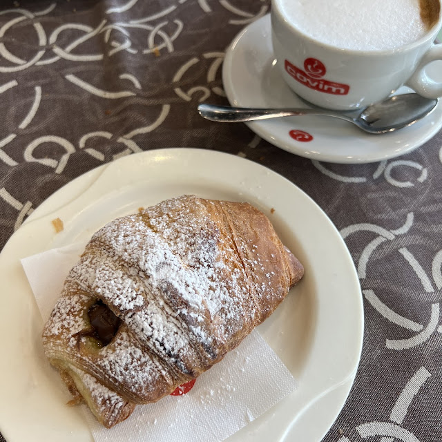 Nutella Croissant