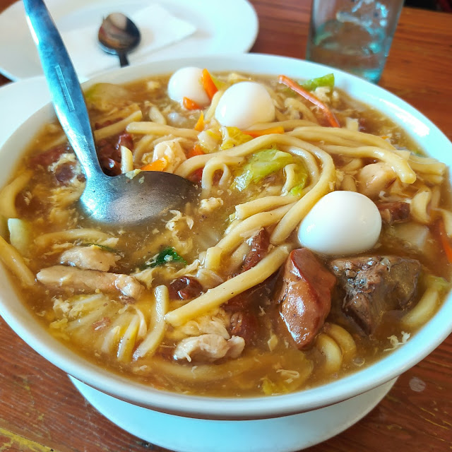 Seafood Lomi