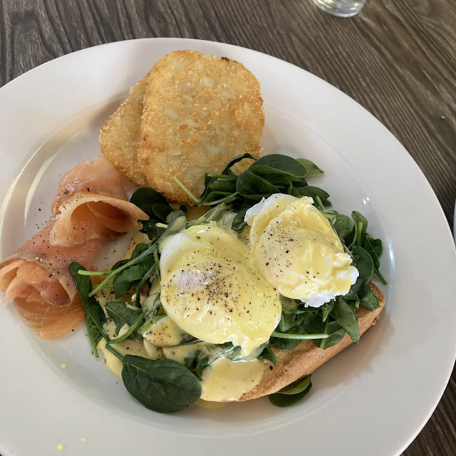 Eggs Hollandaise
