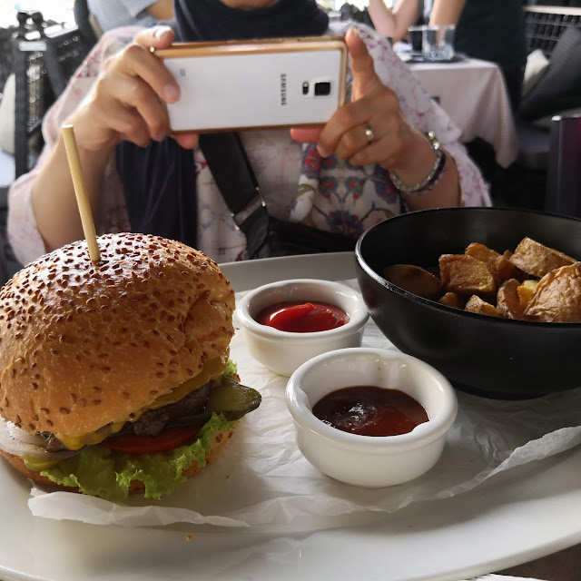 Cheeseburger