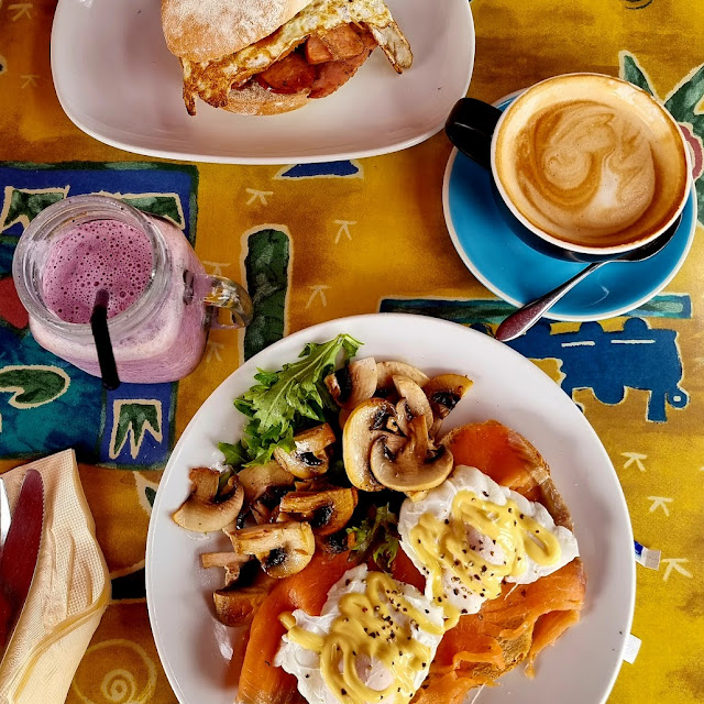Big Brekkie Roll