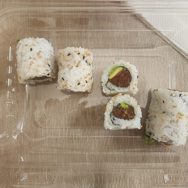 California Roll w Spicy Tuna