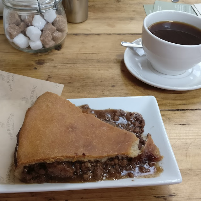 Mince and Onion Pie